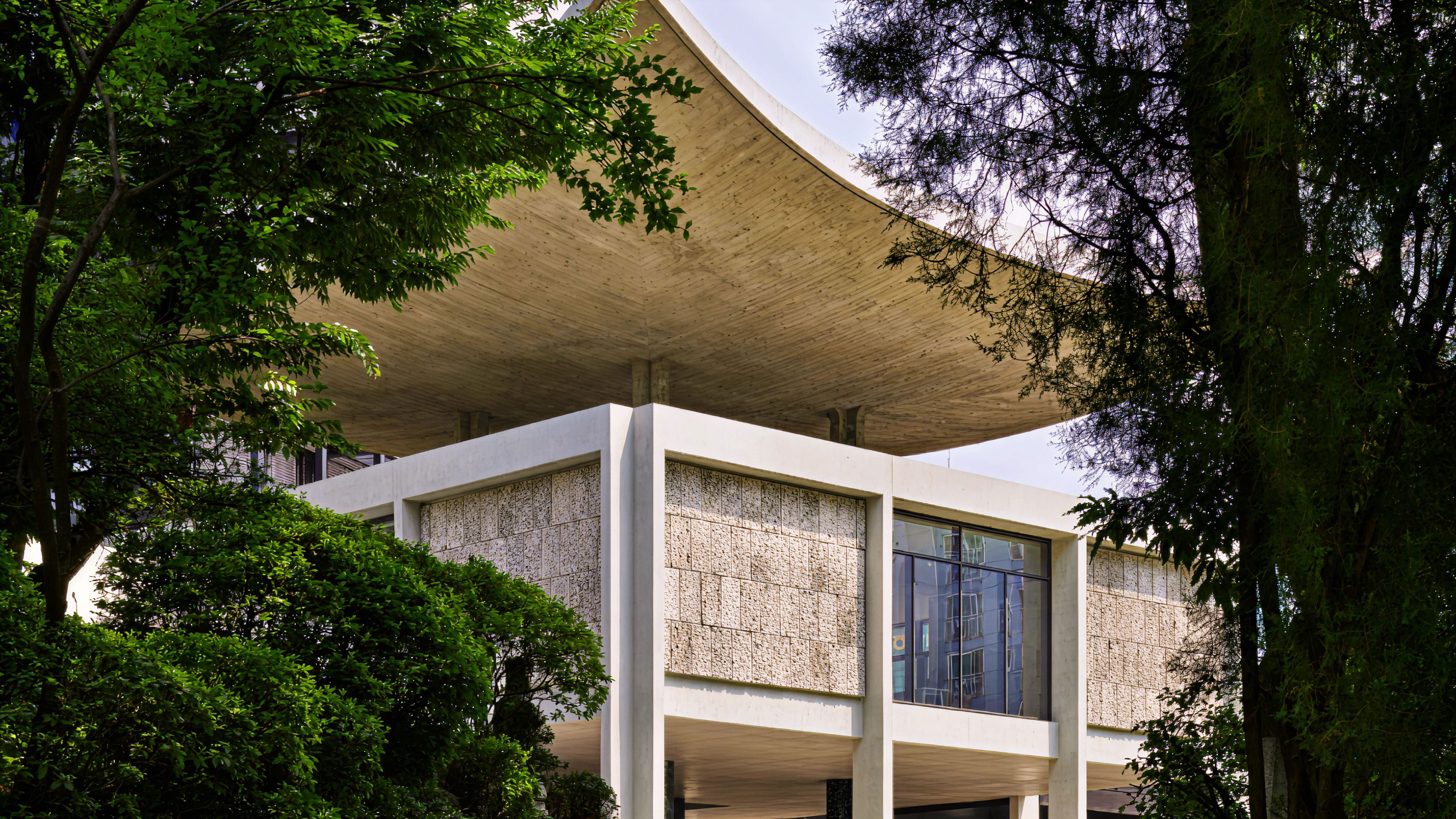 김중업 ✕ 르 코르뷔지에 건축사진전 2025. 11. 6 — 2026. 2